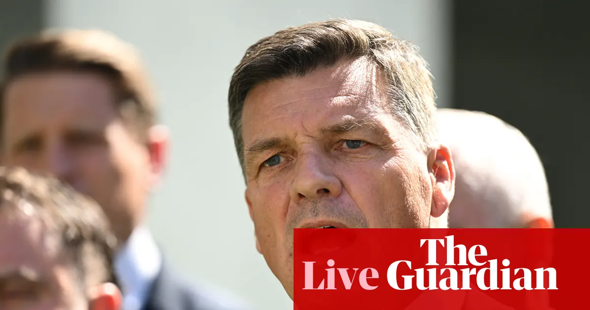 Lider opozycji w Australii Angus Taylor przemawia podczas konferencji prasowej, zapowiadając nową politykę imigracyjną