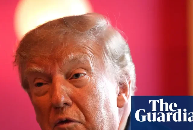 Trump anuluje prawie miliard dolarów wydatków zatwierdzonych przez Kongres. Kontrowersyjna decyzja budzi opór