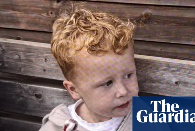 Trwają poszukiwania trzyletniego Noah, który zaginął w pobliżu placu zabaw w Suffolk