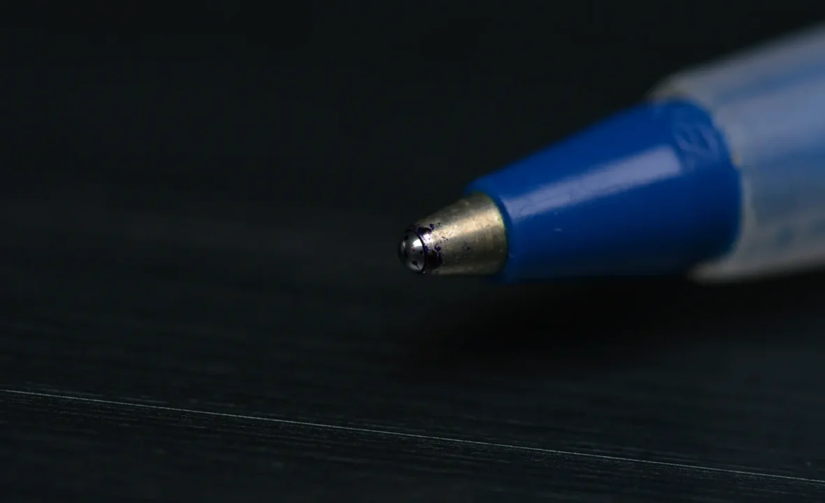 Jakie dokumenty są potrzebne do zawarcia umowy o pracę w 2025 roku?