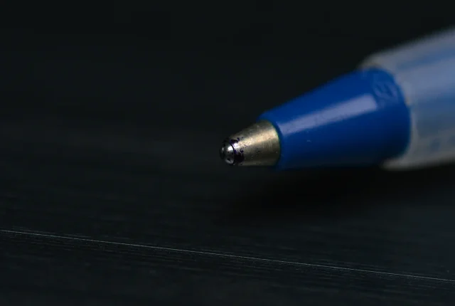 Jakie dokumenty są potrzebne do zawarcia umowy o pracę w 2025 roku?