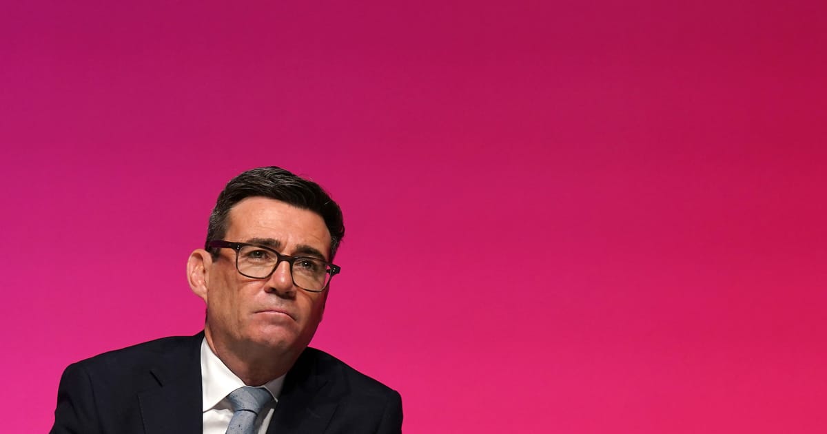Premier Wielkiej Brytanii Andy Burnham podczas przemówienia na konwencji Partii Pracy w Liverpoolu