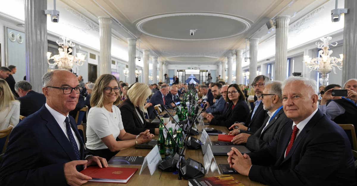 Budynek Sejmu Rzeczypospolitej Polskiej w Warszawie, gdzie odbyła się debata klimatyczna.