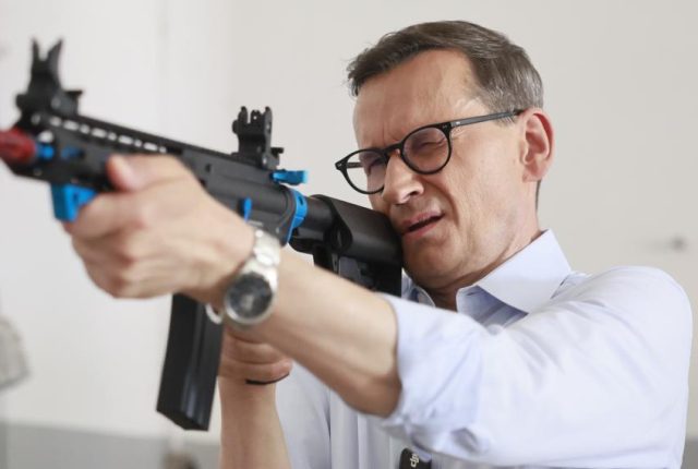 Najnowszy sondaż: KO na czele, PiS drugi, Rozwój Plus z szansą na wejście do Sejmu