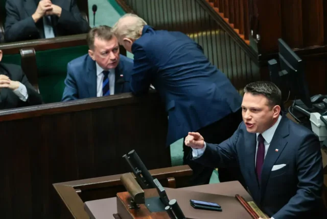 Konfederacja depcze po piętach PiS-owi. Najnowszy sondaż wyborczy
