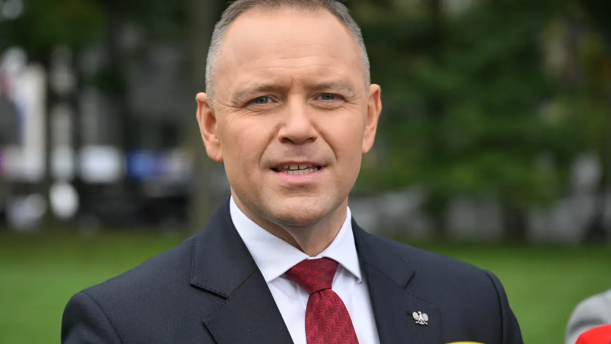 Wizualizacja przyszłej amerykańskiej bazy wojskowej Fort Trump w Polsce z flagami USA i Polski