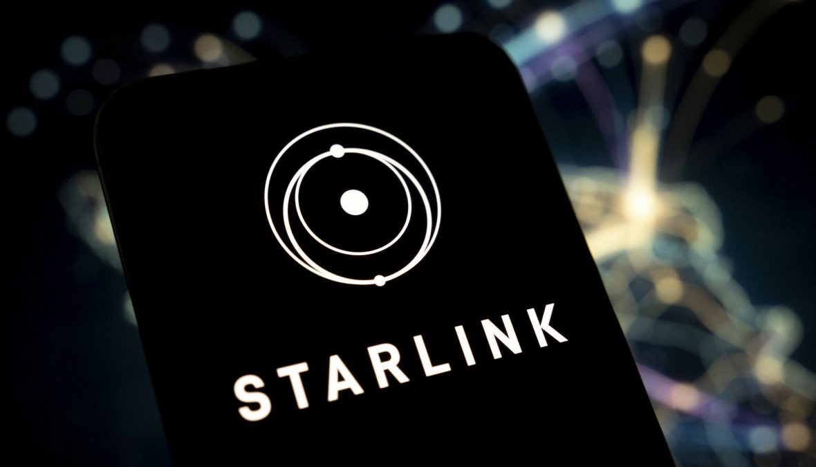 Pożar bazy Starlink na Mazowszu. Służby podejrzewają podpalenie rozdzielni