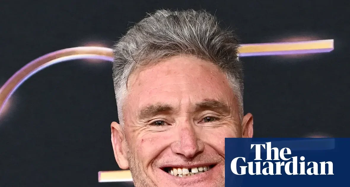 Australijski komik Dave Hughes rezygnuje z występów na rzecz Partii Liberalnej z powodu przepisów o darowiznach politycznych
