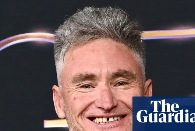 Australijski komik Dave Hughes rezygnuje z występów na rzecz Partii Liberalnej z powodu przepisów o darowiznach politycznych