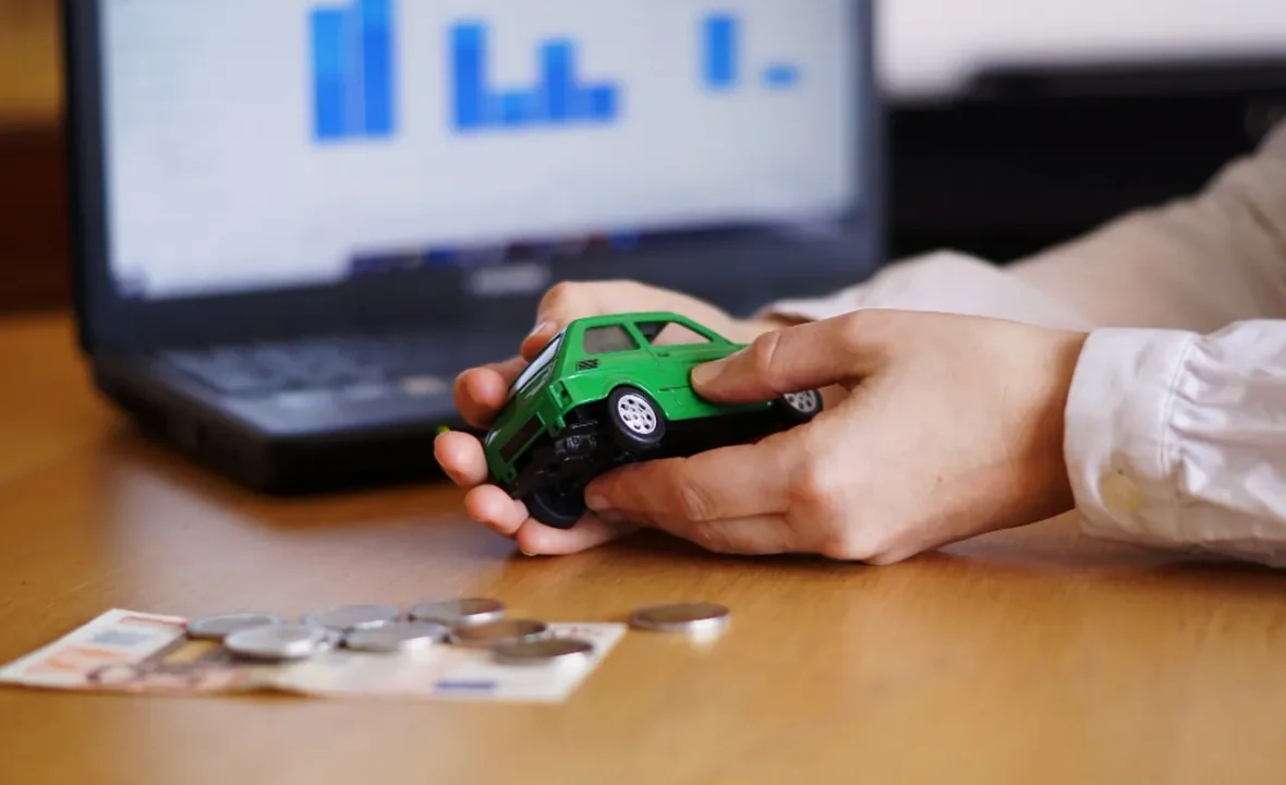 Nowe auto droższe średnio o 35,3 tys. zł. Finax policzył koszt tej różnicy