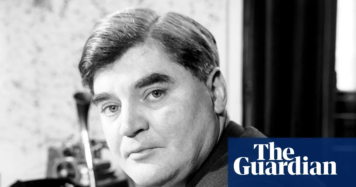 Aneurin Bevan, walijski polityk Partii Pracy, który stworzył Narodową Służbę Zdrowia (NHS), sfotografowany w latach 40. XX wieku.