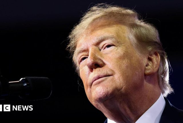 Trump wstrzymuje część sankcji wobec Rosji. Mówi o negocjacjach, narasta spór z Zełenskim