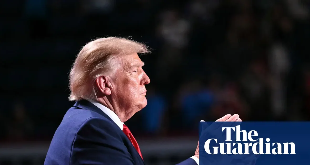 Protesty zakłócają wiec Donalda Trumpa w Teksasie. Prezydent USA musiał zejść z mównicy