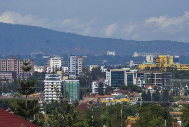 Pięć państw UE negocjuje z Rwandą deportacje migrantów. Porozumienie jeszcze w tym roku