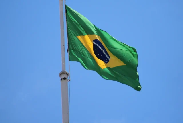 Brazylia po wyborach: Lula prowadzi, ale różnica jest minimalna