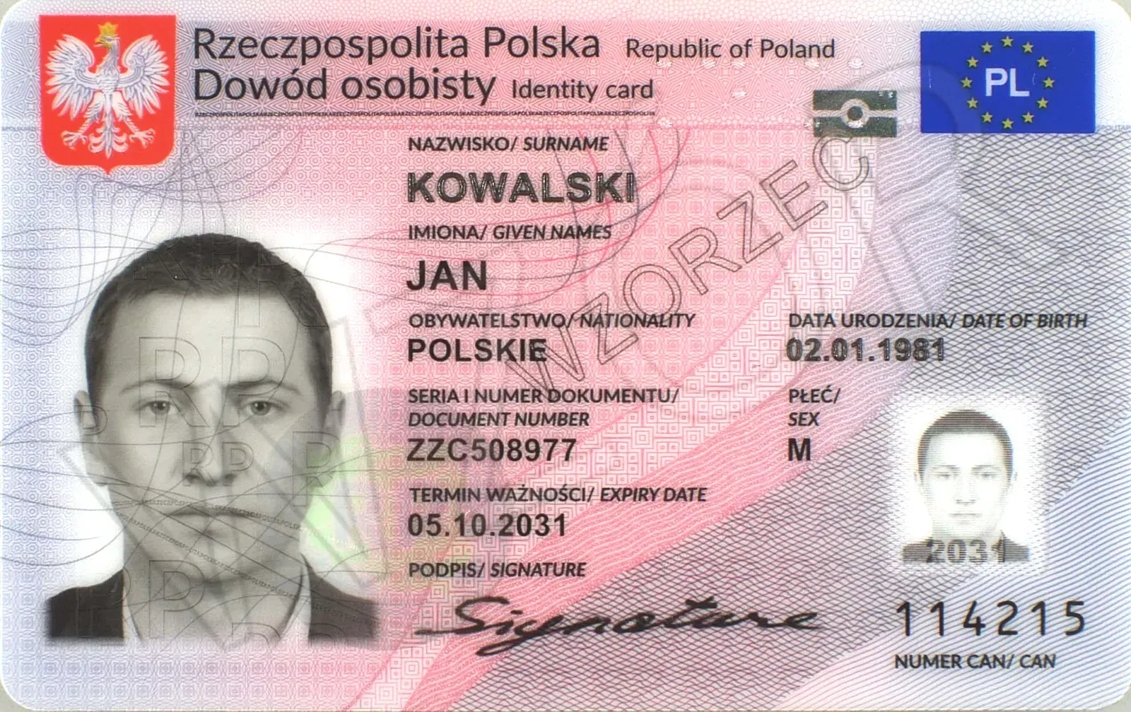 Dokumenty przygotowane do podpisania umowy o pracę w 2025 roku