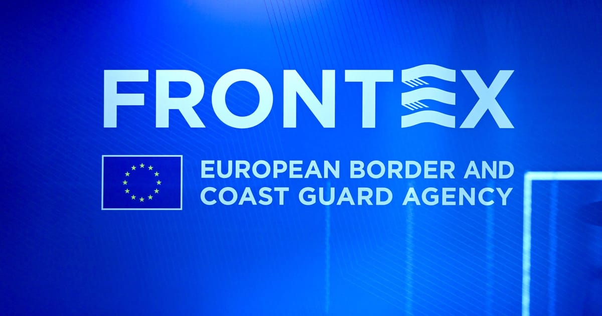 Funkcjonariusze Frontexu podczas działań na zewnętrznej granicy Unii Europejskiej
