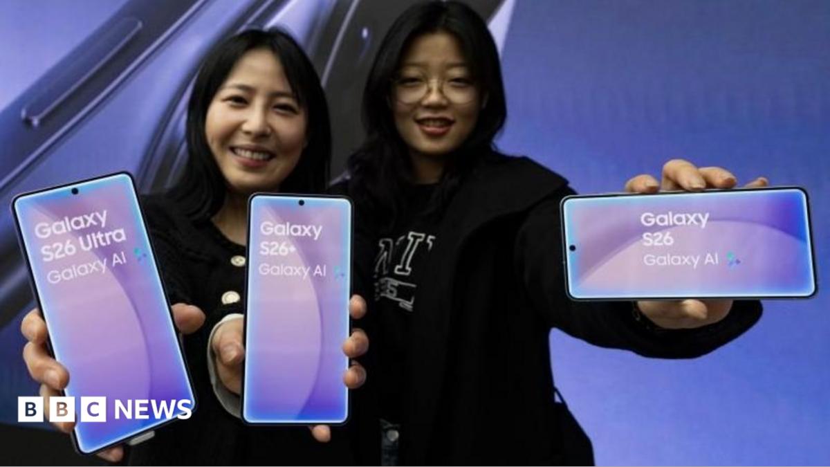 Nowoczesne centrum danych z rzędami serwerów i niebieskim oświetleniem, ilustracja do artykułu o rekordowych zyskach Samsunga