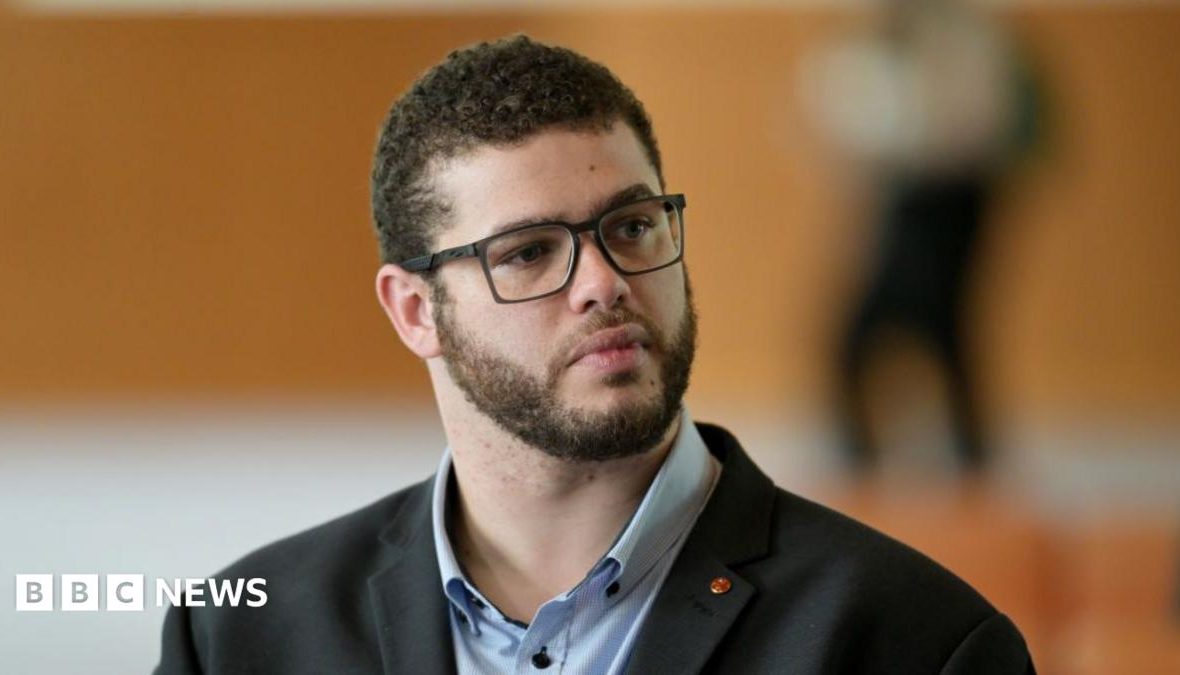 Australijski senator Zielonych odpiera zarzuty dotyczące zachowania wobec kobiet