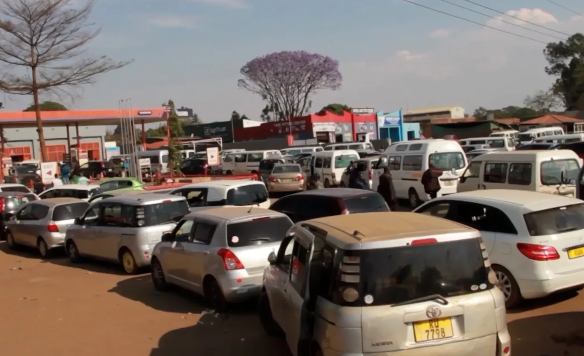 Kryzys paliwowy w Malawi: kierowcy czekają po trzy dni na benzynę w Lilongwe
