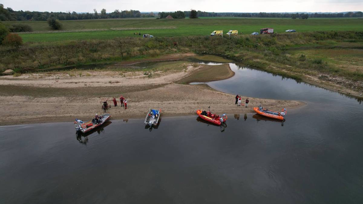 Łódź ratunkowa straży pożarnej podczas działań na Wiśle