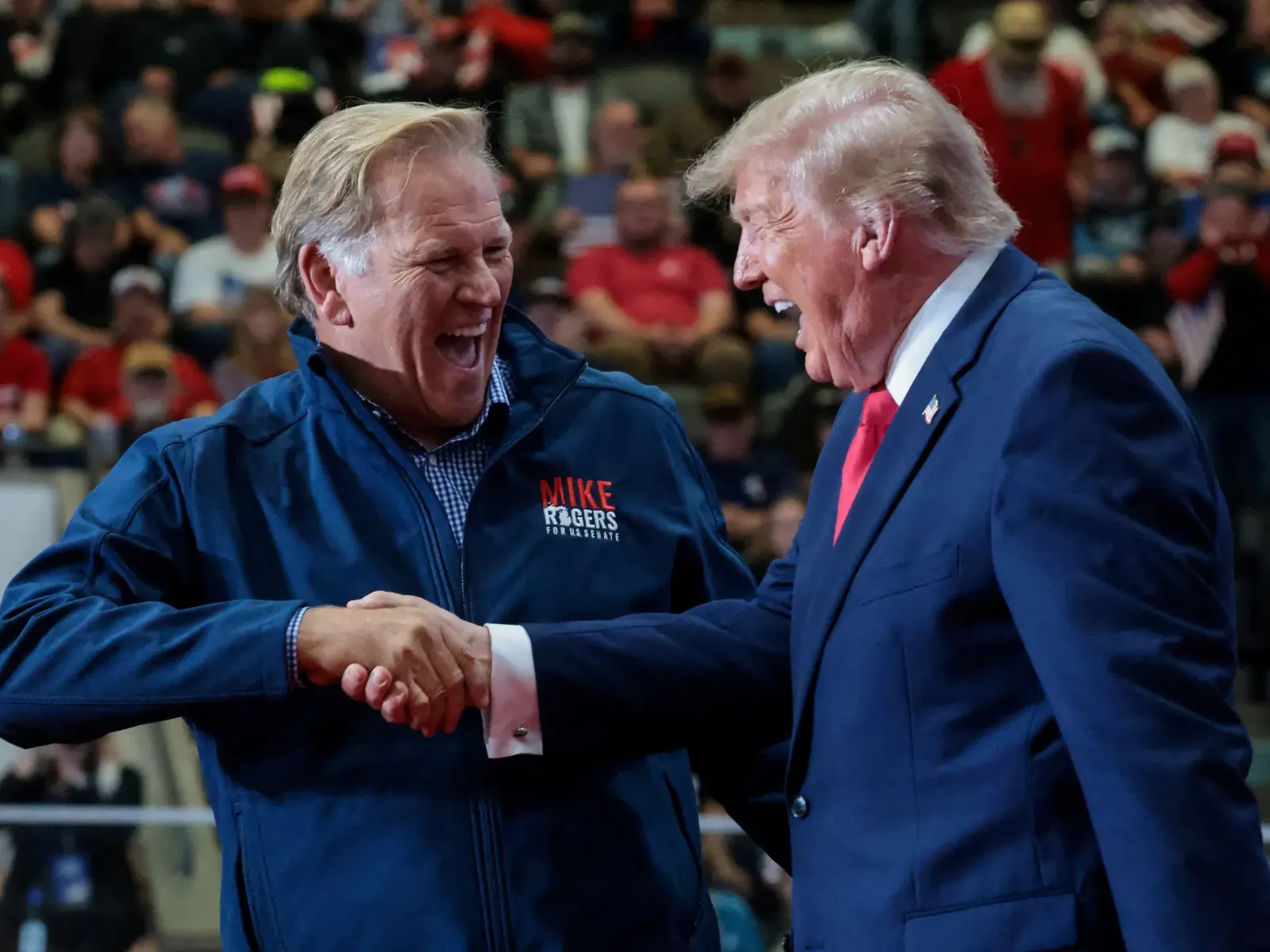Prezydent USA Donald Trump przemawia podczas wiecu wyborczego w Michigan, 26 października 2026 roku